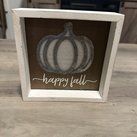 Farmhouse Happy Fall Pumpkin Sign - Picture 1 of 3
